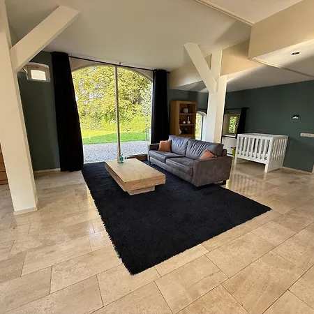 Vila In With Large Garden Twello